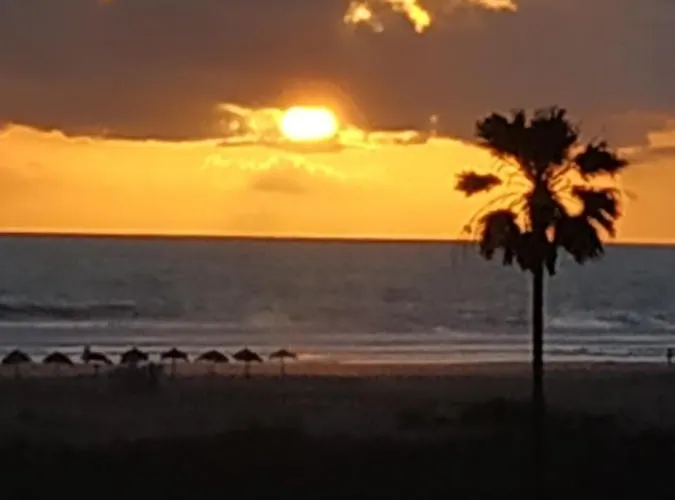 Primera Linea De Playa Con Gran Patio, Consultar Disponibilidad De Aparcamiento Apartamento